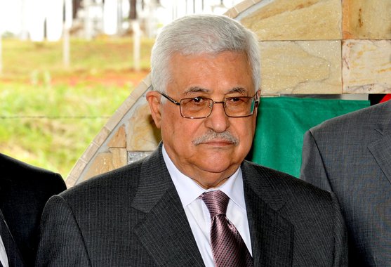 O presidente palestino, Mahmoud Abbas, sinalizou no sábado que continua comprometido com as problemáticas conversações de paz apoiadas pelos Estados Unidos, dizendo que qualquer governo de unidade nacional palestino, junto com o grupo militante Hamas, vai reconhecer Israel