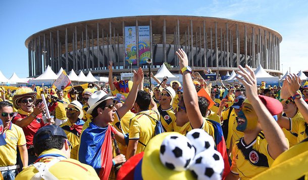 Governo do Distrito Federal faz avaliação positiva da primeira semana de Copa do Mundo na capital federal; os dois jogos disputados no Mané Garrincha reuniram mais de 137 mil torcedores; já a Fifa Fan Fest recebeu 120 mil pessoas durante os jogos; tudo na paz, sem ocorrências graves; expectativa do governo é que na segunda (23), quando o Brasil disputará com Camarões uma vaga nas oitavas de final do Mundial, o Mané Garrincha atinja sua capacidade máxima, de 70 mil torcedores
