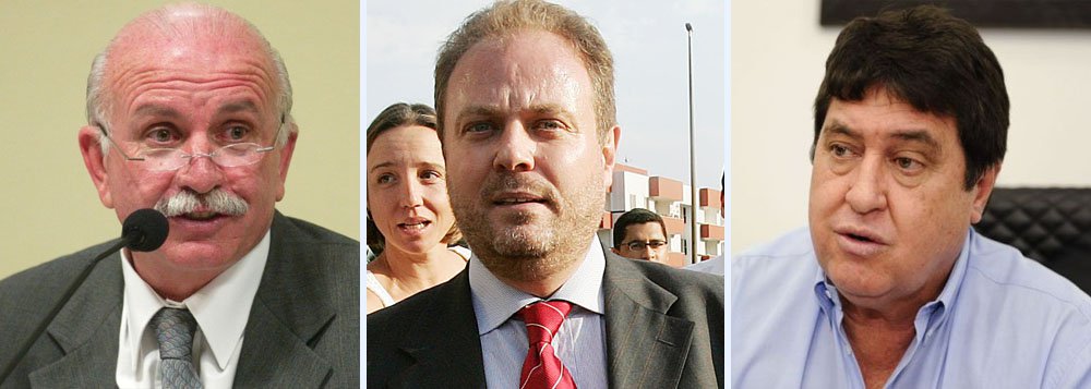  Emerson Palmieri, Enivaldo Quadrado e José Borba (foto de Fabio Dias), condenados na Ação Penal 470, o mensalão, apresentaram-se nesta sexta ao órgão judicial para começar a cumprir as penas; todos tiveram as penas convertidas em pagamento de multa ou prestação de serviços porque foram condenados a menos de quatro anos de prisão