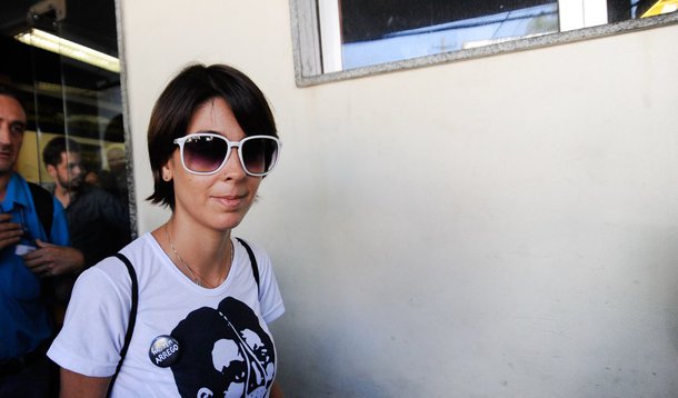 Tribunal de Justiça do Rio mandou soltar, nesta terça (15), 13 das 19 pessoas presas no último sábado sob a acusação de formação de quadrilha, por articular a prática de atos violentos para a final da Copa; decisão foi emitida pelo desembargador Siro Darlan; seis pessoas continuam presas, entre elas a ativista Elisa Quadros Sanzi, a Sininho, e outras nove estão foragidas