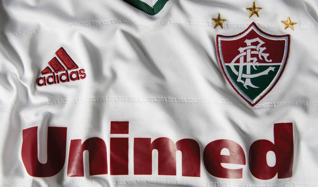 Justiça do Rio concedeu liminar nesta quarta-feira (15) determinando que a Confederação Brasileira de Futebol (CBF) cumpra a decisão do Superior Tribunal de Justiça Desportiva (STJD), que no fim do ano passado rebaixou a Portuguesa para a Série B do Campeonato Brasileiro; clube foi punido com a perda de 4 pontos por ter escalado o meia-atacante Héverton, que estava suspenso, na partida contra o Grêmio