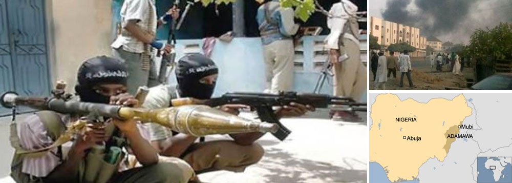 Atentado aconteceu na cidade de Mubi, que já foi alvo de ataques por parte do grupo islamita Boko Haram; o estádio de futebol fica em Adamawa, no nordeste da Nigéria, em estado de sítio há um ano; maioria das vítimas eram torcedores 