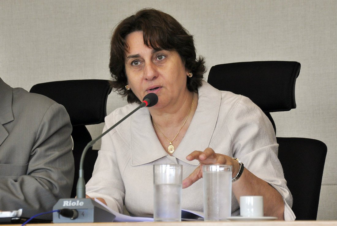 Deputada socialista decidiu entrar na chapa do candidato do PR, mas direção nacional do PPS não aprovou. Em reação, o presidente da legenda, Roberto Freire, designou Adão Cândido como vice na chapa de Luiz Pitiman (PSDB)