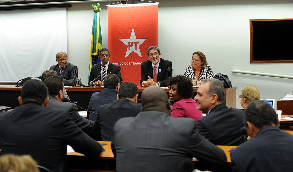 Expectativa é de que ele, que esteve à frente da estatal entre 2005 e 2011, esclareça os detalhes da compra da refinaria de Pasadena, no Texas, e denúncias de superfaturamento em obras de refinarias, como a Abreu e Lima, em Pernambuco