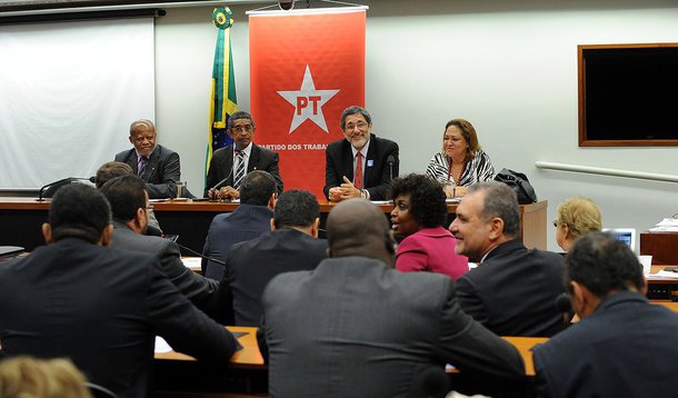 Expectativa é de que ele, que esteve à frente da estatal entre 2005 e 2011, esclareça os detalhes da compra da refinaria de Pasadena, no Texas, e denúncias de superfaturamento em obras de refinarias, como a Abreu e Lima, em Pernambuco