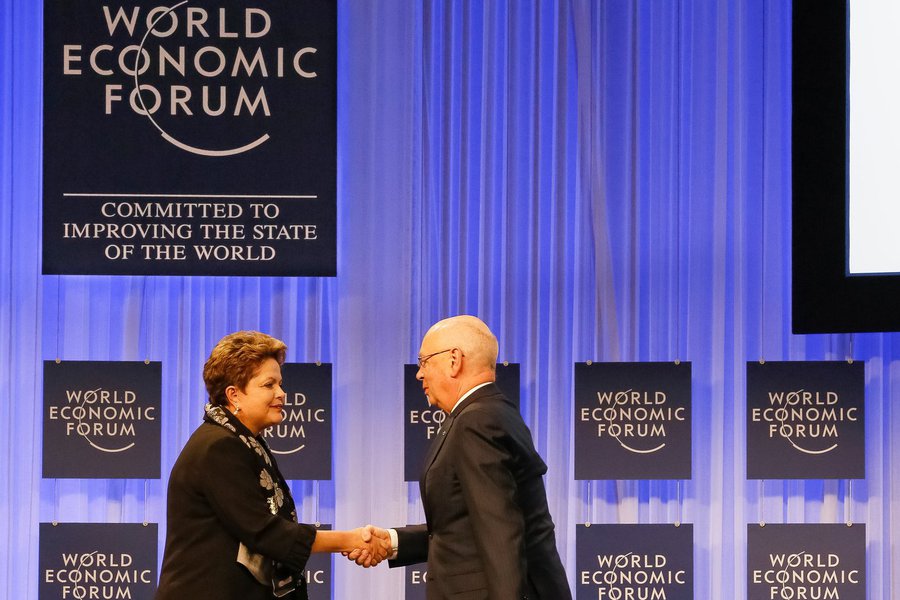 Na análise do cientista político André Singer, a presidente Dilma ainda resiste a ceder aos dogmas do mercado financeiro, mas será cada vez mais cobrada pelos investidores internacionais