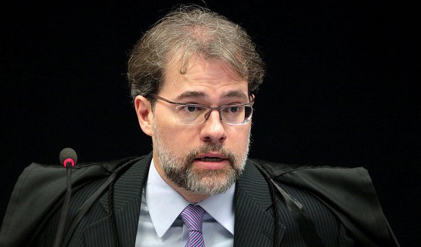 Ele vai substituir o ministro Marco Aurélio, que deixará a presidência no mês que vem, quando completará quatro anos no tribunal, prazo de permanência no TSE; Toffoli vai comandar as eleições presidenciais de outubro; o vice-presidente será o ministro Gilmar Mendes; a posse será no dia 13 de maio