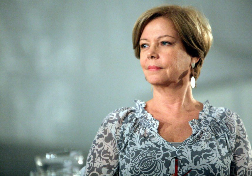 Colunista Eliane Cantanhêde reconhece que Eduardo Campos mudou de patamar, após a aliança com Marina Silva, mas vê risco de "soma zero" no acordo; "Marina perde o que tem, e Campos, o que nem chegou a ter", diz ela