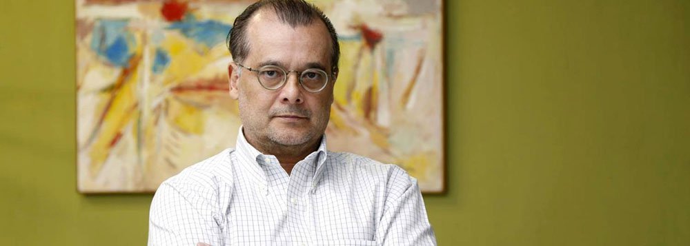 "O Brasil exibe uma vulnerabilidade, sobretudo fiscal, muito grande, as contas fiscais estão desarrumadas e há certo desleixo com relação a esse assunto, que é inaceitável do meu ponto de vista", disse o ex-presidente do Banco Central Gustavo Franco; segundo ele, diagnóstico do FMI sobre o país é compartilhado por "analistas de mercado, analistas internacionais, agências de rating e organizações multilaterais"; "Quem é a voz isolada é o nosso ministro"