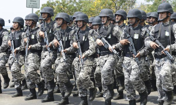 Portaria do Ministério da Justiça publicada hoje no Diário Oficial da União prevê atuação da Força Nacional em ações de segurança pública na região de Santa Inês, Terra Indígena Awá-Guajá, no Maranhão, para cumprimento de decisão judicial que prevê "desintrusão de não índios da reserva"; segundo o texto, os homens da Força devem permanecer no local por um período de 90 dias, a contar da data de publicação da portaria, para atuar em ações de polícia ostensiva e que mantenham a integridade física das pessoas e do patrimônio