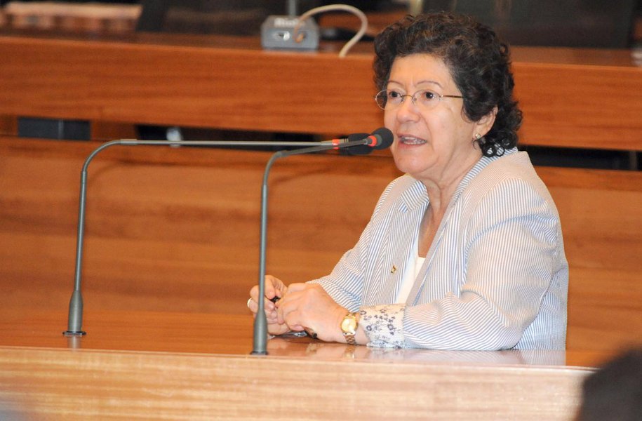 A líder do governo na Câmara Legislativa, deputada Arlete Sampaio (PT), destacou nesta quarta-feira (4) o pioneirismo da CLDF por ter sido a primeira Casa legislativa do Brasil a acabar com o voto secreto parlamentar; segundo a parlamentar, a votação aberta "aumentará a sintonia dos congressistas com o pensamento das ruas"