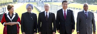 Expansão do bloco formado por Brasil, Índia, Rússia, China e África do Sul (Brics) não deve ser examinada em termos práticos na 6ª reunião de cúpula que ocorre nesta terça (15), em Fortaleza; informação é do presidente da Rússia, Vladimir Putin, em entrevista à agência de notícias russa Itar-Tass; questionado se a Argentina poderia se tornar o sexto país do Brics, Putin disse que o assunto não está em pauta, mas é possível estabelecer uma parceria estratégica do grupo com o país, em aspectos políticos, econômicos e financeiros internacionais
 