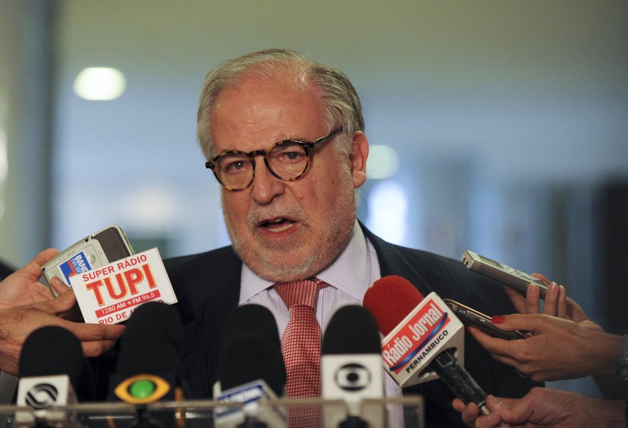 O assessor especial para Assuntos Internacionais da Presidência da República, Marco Aurélio Garcia, considerou encerrada a questão das declarações do porta-voz da Chancelaria israelense, Yigal Palmor sobre o Brasil, que, recentemente, qualificou o país de "anão diplomático", depois que o presidente israelense, Reuven Rivlin, pediu desculpas; “Ficou claro que há disposição dos dois governos de manter uma relação histórica”, disse