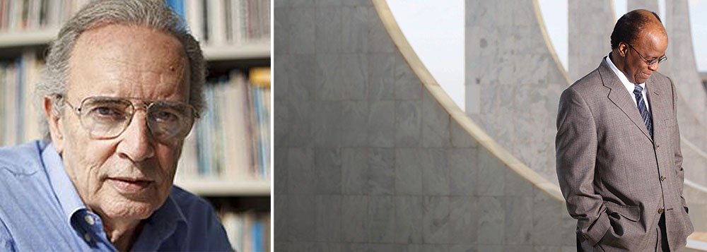 Segundo o colunista Janio de Freitas, a maneira como Joaquim Barbosa encerrou sua participação no Supremo Tribunal Federal, saindo no decorrer da sessão e sem que houvesse a formalidade de despedida dos colegas e de advogados, “foi uma decorrência do ambiente de convívio difícil no Supremo, pontuado por frequentes exposições de hostilidade, no qual Joaquim Barbosa figurou como centro gerador”