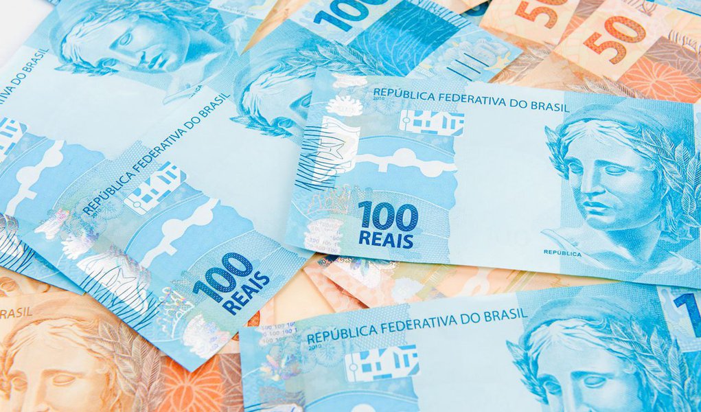 Governos federal, estaduais e municipais e empresas estatais registraram déficit primário de R$ 9,048 bilhões em setembro, segundo dados do Banco Central; esse foi o pior resultado para meses de setembro, na série histórica iniciada em dezembro de 2001