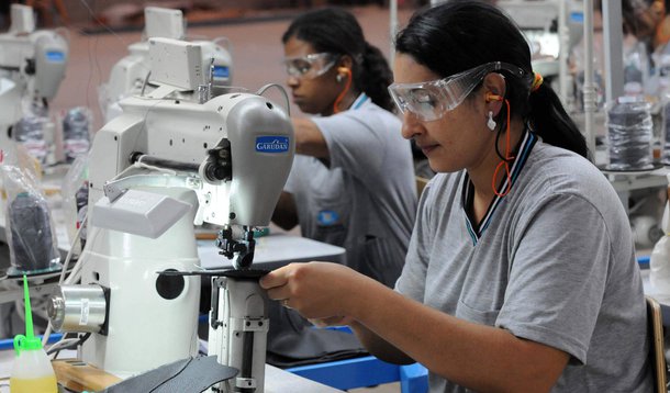 Resultado é a diferença entre 1,639 milhão de contratações e 1,614 milhão de desligamentos no mês passado, segundo o Cadastro Geral de Empregados e Desempregados (Caged) divulgado pelo Ministério do Trabalho nesta quinta-feira; número representa uma queda de 83,9% ante o mesmo mês de 2013