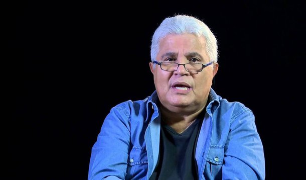 Colunista Ricardo Noblat lista as alianças de última hora dos tucanos Geraldo Alckmin e Aécio Neves, de Gilberto Kassab (PSD), de Paulo Skaf (PMDB), de Eduardo Campos (PSB) e da presidente Dilma Rousseff (PT), de olho nas eleições de 2014; segundo ele, avança a degradação do exercício da política entre nós: “Fica o convite para em seguida (da Copa) acertarmos as contas com os que degeneram a política. Porque fora dela, de fato, não há salvação”