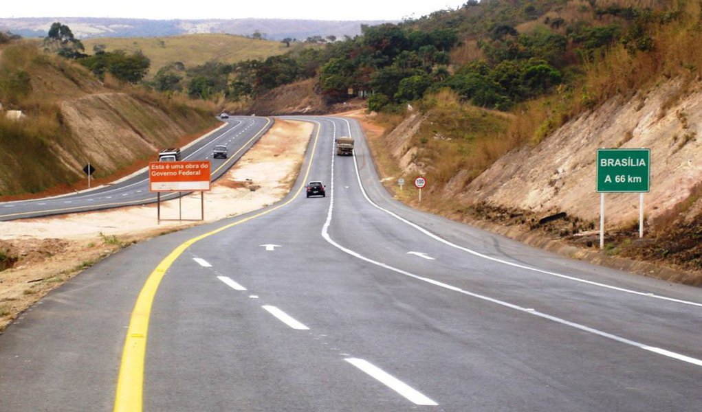 A ANTT e a Triunfo Participações e Investimentos assinaram o contrato de concessão das BRs-060/153/262/DF/GO/MG. O lote, arrematado pela Triufo em dezembro de 2013, tem uma extensão de 1.176 quilômetros (km) entre Brasília (DF) e Betim (MG). Destes, 630,2 quilômetros estão na BR-060 e na BR-153, em trecho que vai desde o entroncamento com a BR 251/DF até a divisa de Minas Gerais com São Paulo