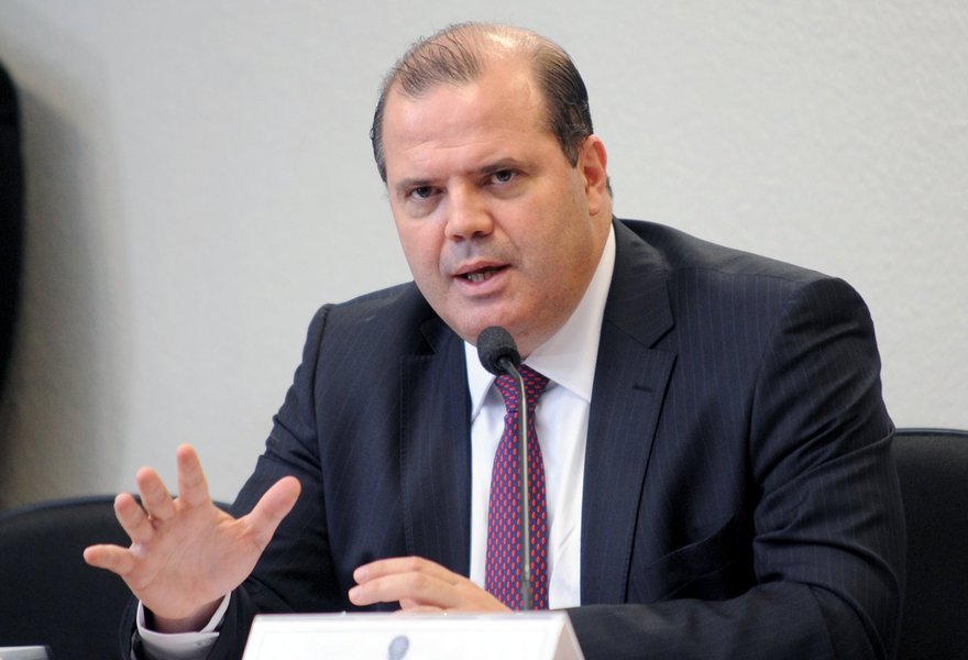 Presidente do Banco Central, Alexandre Tombini diz que fundamentos monetários e financeiros do Brasil continuam sólidos e permitirão ao país atravessar o período de transição que a economia mundial ainda vive e o novo ambiente de normalidade que começa a surgir