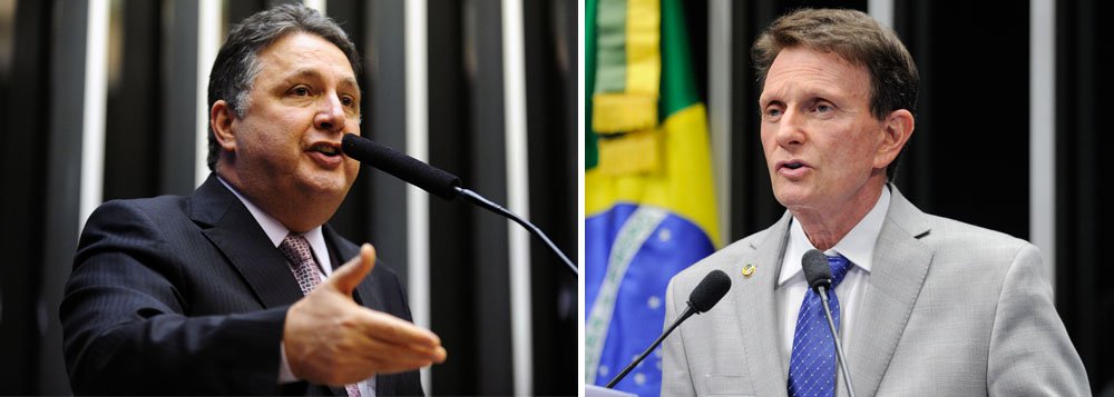 Mostra do Instituto GPP, encomendada pelo PMDB, aponta o deputado Anthony Garotinho (PR) com 19,5% das intenções de voto, contra 19% do senador Marcelo Crivella (PRB); "Isso é completamente fora da realidade. Eu não só lidero, como cresci e aumentei a diferença para Crivella", rebate o pré-candidato do PR ao governo do Rio; Garotinho também questiona o fato de o governador Luiz Fernando Pezão (PMDB) aparecer na frente do petista Lindbergh Farias