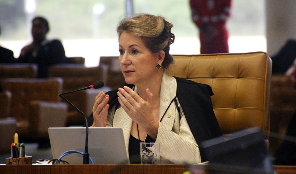 Deputado Otavio Leite diz que o nome da ex-presidente do Supremo Tribunal Federal seria formidável para o Senado e, assim, ajudar a alavancar o palanque do partido no Estado; o presidenciável Aécio Neves ainda tenta convencer o técnico de vôlei Bernardinho a sair candidato ao governo do Estado