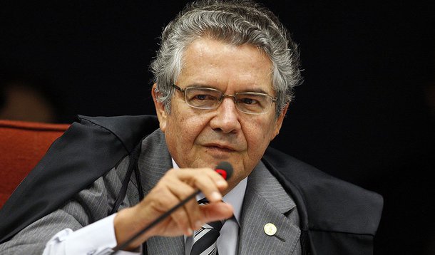 Ministro vai propor na sessão desta quarta-feira que Corte deixe tema para 2014; mudança atende ao governo, que teme efeito na economia de possível correção nas cadernetas de poupança dos anos 80 e 90