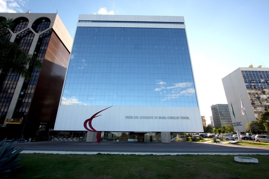 Evento marca a abertura de espaço para discutir o tema na entidade. “É a primeira vez, em 54 anos, que a OAB tem uma comissão específica para debater a questão da igualdade de gênero”, disse à Agência Brasil a presidenta da Comissão de Mulheres, Ilka Teodoro