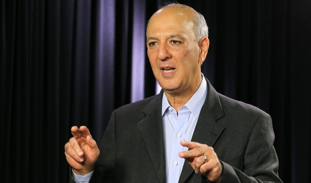 "Com a decisão do TJDFT, os candidatos ficam impossibilitados de assumirem os cargos, caso sejam eleitos. No entanto, isso só vale se a decisão do Tribunal for mantida até a data da diplomação", disse a Procuradoria sobre a condenação do ex-governador José Roberto Arruda (PR), por participação no suposto esquema de corrupção conhecido como mensalão do DEM; Arruda considera decisão “um golpe” e afirma que irá recorrer 