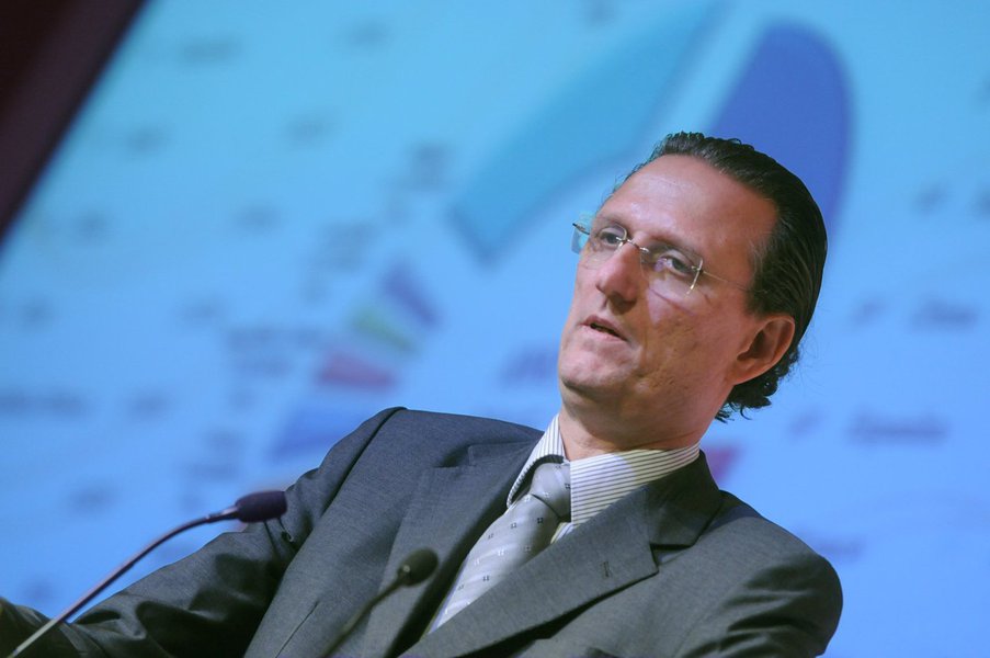 Para o presidente da EPE, Maurício Tolmasquim, responsável pelo planejamento energético do país no longo prazo, com os leilões já realizados há energia contratada suficiente para garantir o abastecimento energético do país até 2018. “Nós agora já estamos pensando em leilões que garantam o suprimento para 2019, porque para 2018 o grosso [do fornecimento] já está garantido”, disse ele