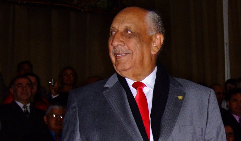 A Câmara Legislativa do DF deve analisar somente no próximo ano o pedido de cassação do deputado distrital Benedito Domingos (PP), de acordo com o presidente da Casa, Wasny de Roure (PT); O petista afirmou que o processo contra Domingos ainda precisa ser analisado pela Corregedoria e pela Comissão de Ética da CLDF