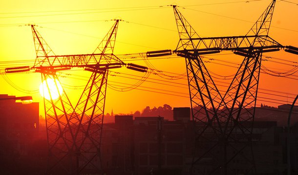 É o que constatou estudo da Federação das Indústrias do Rio de Janeiro (Firjan); entidade ressaltou, porém, que os reajustes feitas pelas distribuidoras e a elevação do preço da energia decorrente do acionamento das usinas térmicas – a maioria gerada a partir do gás natural - absorveram mais da metade da redução