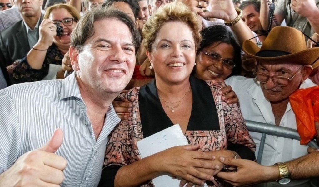 "Nós apoiamos Dilma incondicionalmente", disse o governador do Ceará, Cid Gomes, após reunião com a presidente; apoio será formalizado no dia 24, às 14h, na convenção em Brasília; quanto a disputa no Ceará, ele descartou aliança pela candidatura do senador Eunício Oliveira (PMDB-CE) e disse que o palanque regional do PROS ainda está sendo formado