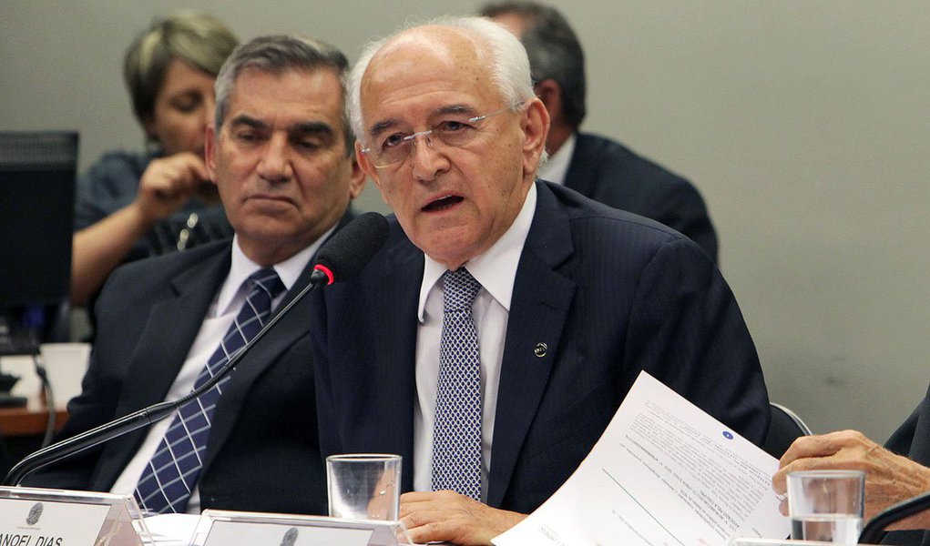 "Nunca tive processo decorrente da minha atuação política nesses meus 55 anos de vida pública. A Comissão de Ética da Presidência já arquivou o processo sobre a ADRVale no ano passado. Desde agosto, [veículos de comunicação] estão tentando requentar a denúncia", disse o ministro do Trabalho, ao falar para deputados da Comissão de Fiscalização Financeira e Controle sobre suspeitas de propina em convênios entre o Ministério e organizações não governamentais