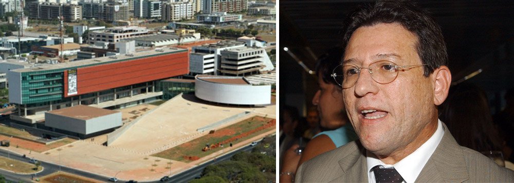 O Governo do Distrito Federal poderá utilizar um modelo de licitação mais célere e eficiente; isso porque a Câmara Legislativa do Distrito Federal aprovou, nesta semana, um projeto de lei ,de autoria do Poder Executivo, que inverte as fases de habilitação e classificação nas modalidades de concorrência e tomada de preços; "Essa mudança permite a promoção de políticas públicas de forma mais ágil, mantendo a qualidade dos resultados e a legalidade dos procedimentos", disse o secretário-chefe da Casa Civil do DF, Swedenberger Barbosa