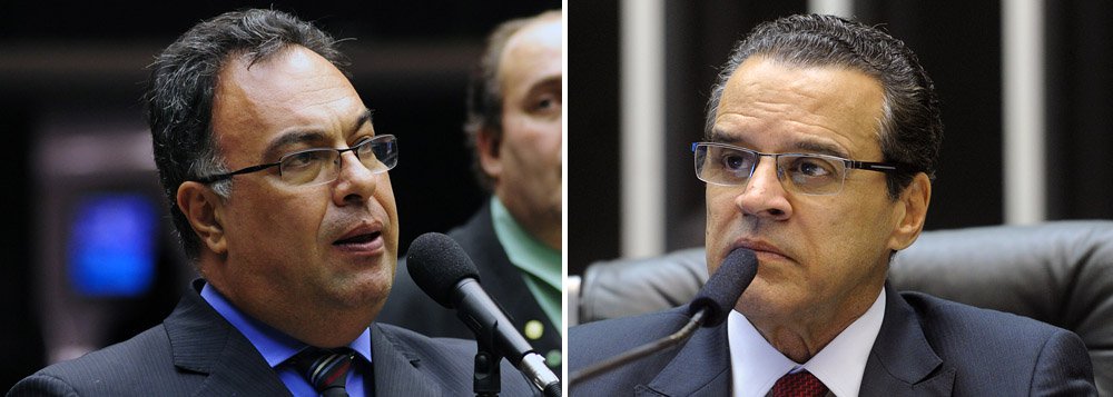 Presidente da Câmara, Henrique Eduardo Alves, já tinha agendado reunião para discutir a cassação do deputado do PT, João Paulo Cunha, condenado na Ação Penal 470; como o STF não assinou o mandado de prisão, o encontro foi cancelado; "Como é que se agenda uma reunião dessas sem uma decisão dos ministros. Ele pagou mico", disse o vice-presidente da Casa, deputado André Vargas (PT-PR)