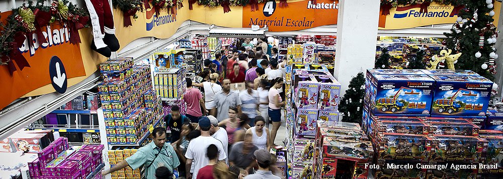 Resultado do comércio varejista brasileiro mostraram em agosto desempenho acima do esperado ao avançarem 0,9% ante julho e 6,2% em relação a igual mês de 2012; analistas ouvidos pela agência Reuters esperavam variação negativa; além disso, o IBGE revisou para cima os dados das venda de julho, passando de 1,9% para expansão de 2,1%