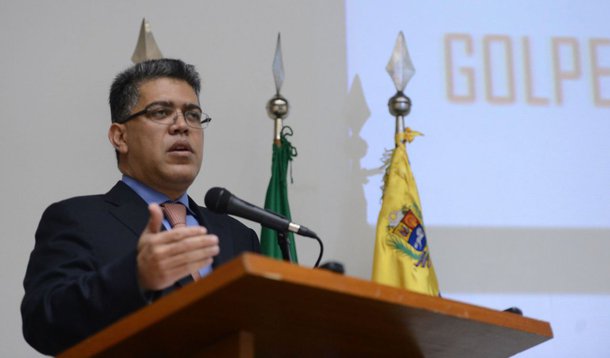 Anúncio foi feito durante a 17ª Conferência de Ministros das Relações Exteriores do Movimento de Países Não Alinhados (MPNA), que teve lugar em Argel, capital da Argélia; "A presença venezuelana no Conselho de Segurança, no exercício da presidência do MPNA, nos permitirá o trabalhar conjunto, em um espírito de diálogo construtivo, na promoção da paz e segurança internacional, por meio da busca de soluções pacíficas para os conflitos", disse o ministro das Relações Exteriores venezuelano, Elías Jaua