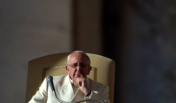 Francisco anunciou repetidamente "tolerância zero" e a vontade de impor "sanções muito severas"; ele comparou todo padre que abusa de uma criança a alguém que comete o pior sacrilégio, "uma missa negra"; e criou uma comissão de peritos para a proteção da infância no seio das instituições da Igreja Católica