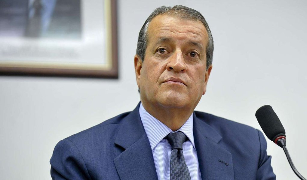 Juiz Vinicius Santos Silva determinou que a Subsecretaria do Sistema Penitenciário intensifique a fiscalização do cumprimento das condições do benefício de trabalho externo concedido ao ex-deputado Valdemar Costa Neto, condenado na AP 470; na semana passada, o MP do Distrito Federal pediu que a administração dos presídios investigue se condenados na Ação Penal 470, o processo do mensalão, burlaram regras do benefício de trabalho externo