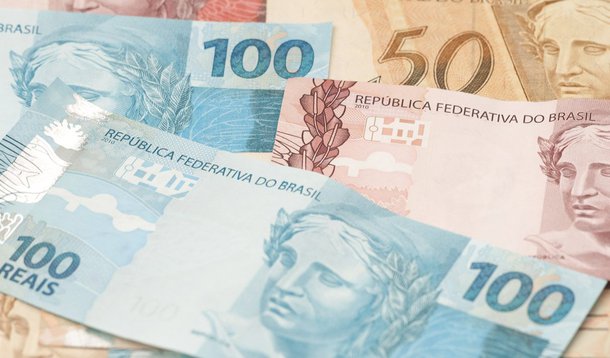 Emissão de títulos prefixados fez a Dívida Pública Federal (DPF) registrar forte alta em maio. De acordo com dados divulgados pela Secretaria do Tesouro Nacional, a dívida fechou o mês passado em R$ 2,13 trilhões, com alta de 3,43% em relação a abril