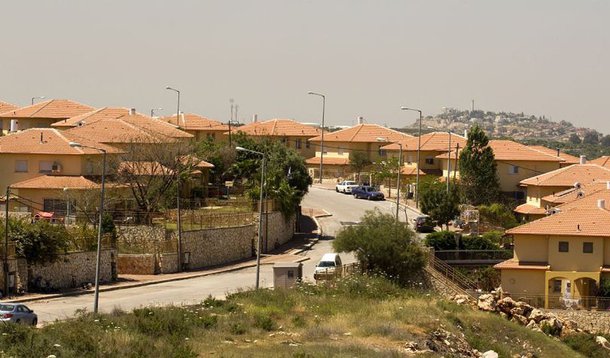 Palestinos afirmam que qualquer expansão dos assentamentos israelenses em terras que são reivindicadas por eles para a formação de um Estado afetaria as negociações de paz mediadas pelos EUA, que foram retomadas em julho após três anos e meio interrompidas