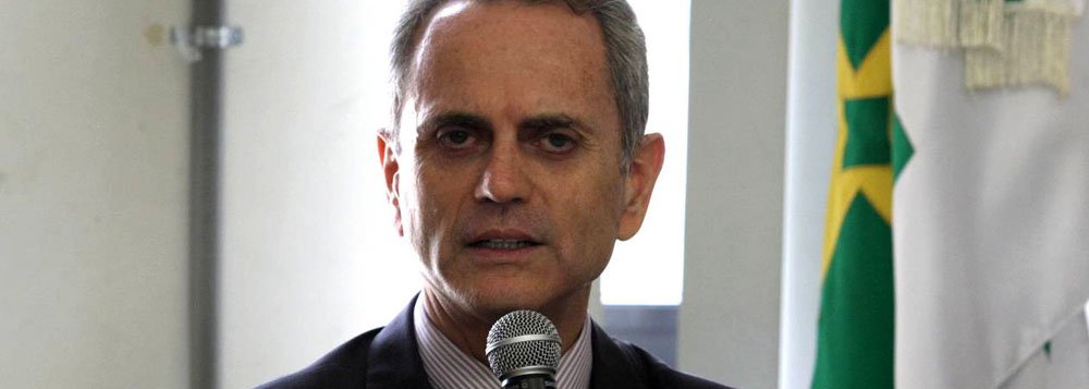 Investigação registrou o momento em que o ex-governador do DF pediu ao então administrador de Taguatinga, Carlos Jales, para não entregar ao Ministério Público os documentos do JK Shopping. Na gravação, o empresário diz que abriria o empreendimento com ou sem autorização. Apuração da Polícia Civil aponta que o funcionamento do empreendimento foi autorizado mesmo estando em condições irregulares