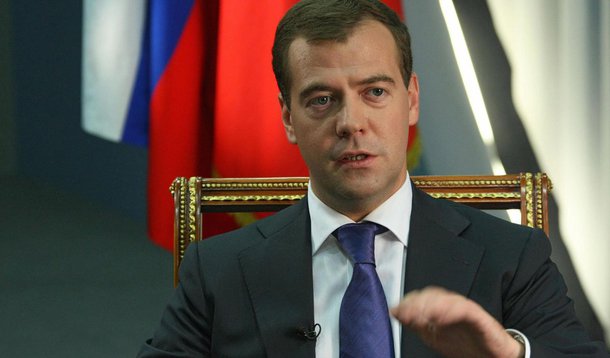 "A situação pode ser acalmada? Eu acho que é possível. Mas, para ser honesto, nenhuma garantia irá ajudar neste caso. O que você vai dizer? 'Desculpe, não vou fazer mais isso?' ou 'Não vamos grampear suas ligações?'. Ninguém vai acreditar ", declarou Dmitri Medvedev, sobre as denúncias de espionagem do governo Barack Obama