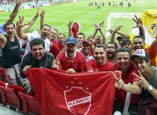 Jogo entre Vasco e Vila Nova gerou arrecadação de R$ 845.836 e atraiu ao estádio um público de 20 mil pessoas, o maior da competição em 2014, cuja média por partida é 6 mil pessoas. Dados da Companhia de Planejamento do DF (Codeplan) mostram que cada grande evento na arena movimenta até R$ 12,3 milhões na economia local e gera até 2 mil empregos diretos e indiretos na cidade