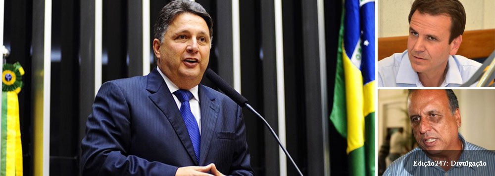 Mostra realizada na capital e encomendada pelo prefeito Eduardo Paes (PMDB) aponta o deputado federal na liderança em dois cenários: com o vice-governador Luiz Fernando Pezão na disputa, Anthony Garotinho (PR) tem 24% das intenções de voto, e o vice, apenas 7%; considerando o nome de Paes no lugar de Pezão, Garotinho tem 22%, com o prefeito na cola: 20%; "Confesso que fiquei muito feliz e surpreso com o resultado", comenta o líder do PR