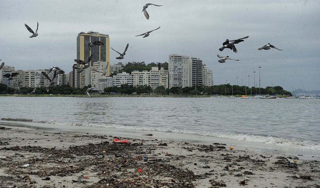 Nesta segunda etapa do Programa Sena Limpa serão beneficiadas as praias de Paquetá, Praia da Guanabara, Flamengo e Botafogo, na Baía de Guanabara, e as do Pepê, na zona oeste, e de Copacabana, na zona sul; o objetivo é investir em sistemas de esgotos e melhoria na coleta de águas pluviais para acabar com o despejo de resíduos nas praias até 2016