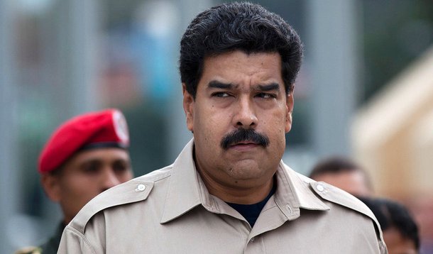 Segundo Ramón Guillermo Aveledo, secretário executivo da Mesa de Unidade Democrática (MUD), uma das exigências passa pela análise dos “casos dos presos políticos, asilados e processados", que estima em cerca de 6 mil, e pela elaboração de um relatório sobre as violações dos direitos humanos durante a repressão aos manifestantes; presidente Nicolás Maduro insistiu que não irá "se levantar da mesa de diálogo" e atribuiu a suspensão a "grandes pressões", lembrando que "o simples diálogo e o debate são um resultado positivo"