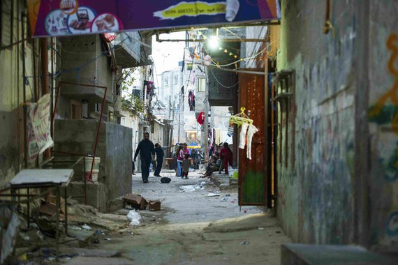 Grupo de ex-soldados de Israel formam a entidade Breaking the silence (Quebrando o silêncio), que coleta testemunhos de palestinos sobre abusos do exército; objetivo da organização é coibir maus tratos em territórios ocupados