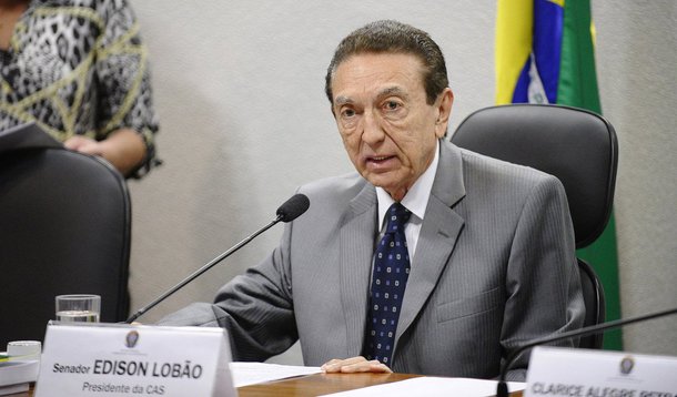 O senador e ex-ministro Edison Lobão (PMDB-MA) afirmou à PF que, "tradicionalmente”, os diretores da Petrobras são indicados pelo Palácio do Planalto para serem “oficializados” pelo Conselho de Administração da estatal; alvo da Operação Lava Jato, o parlamentar disse que nunca fez nomeação de diretores da estatal e negou ter pedido dinheiro ao ex-diretor da empresa Paulo Roberto Costa para beneficiar a campanha eleitoral de Roseana Sarney, em 2010