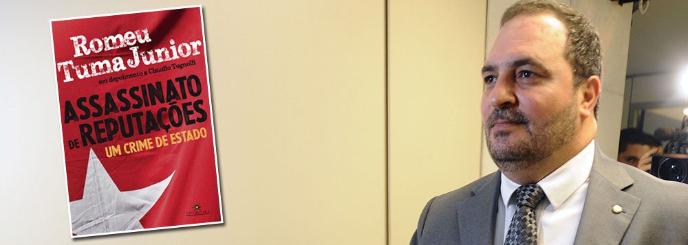 Segundo ele, o livro "Assassinato de Reputações" estaria sendo pirateado e distribuído de graça na internet, prejudicando as vendas